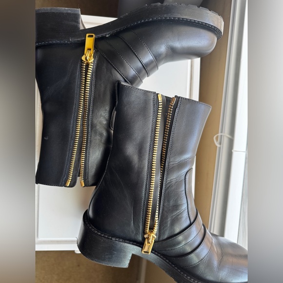 Dior Black Leather Footwear with Gold Details - Picture 5 of 12